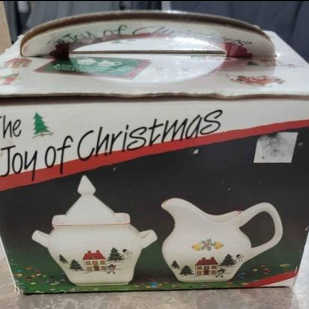 Christmas sugar and Creamer set